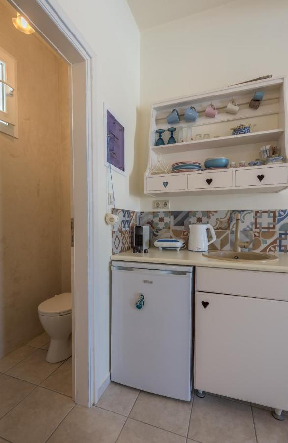 Blu Suites And Studios Adamantas  Bagian luar foto