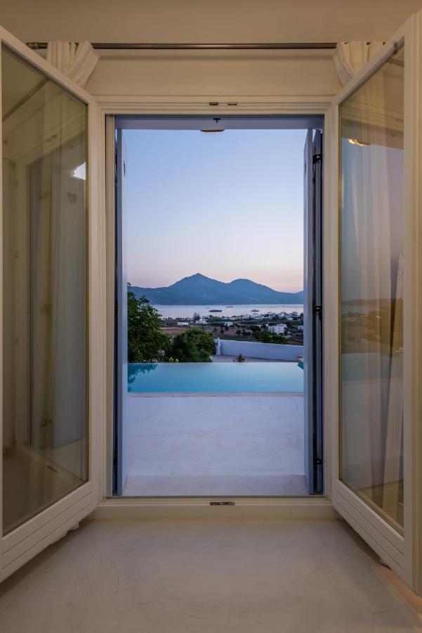 Blu Suites And Studios Adamantas  Bagian luar foto