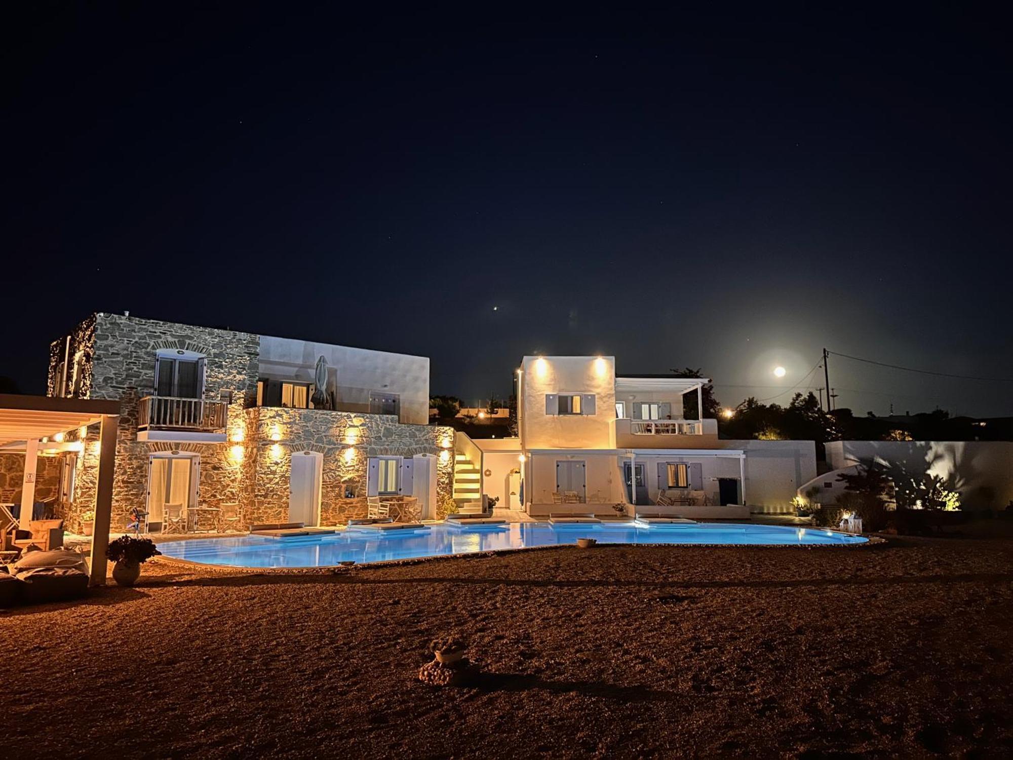 Blu Suites And Studios Adamantas  Bagian luar foto