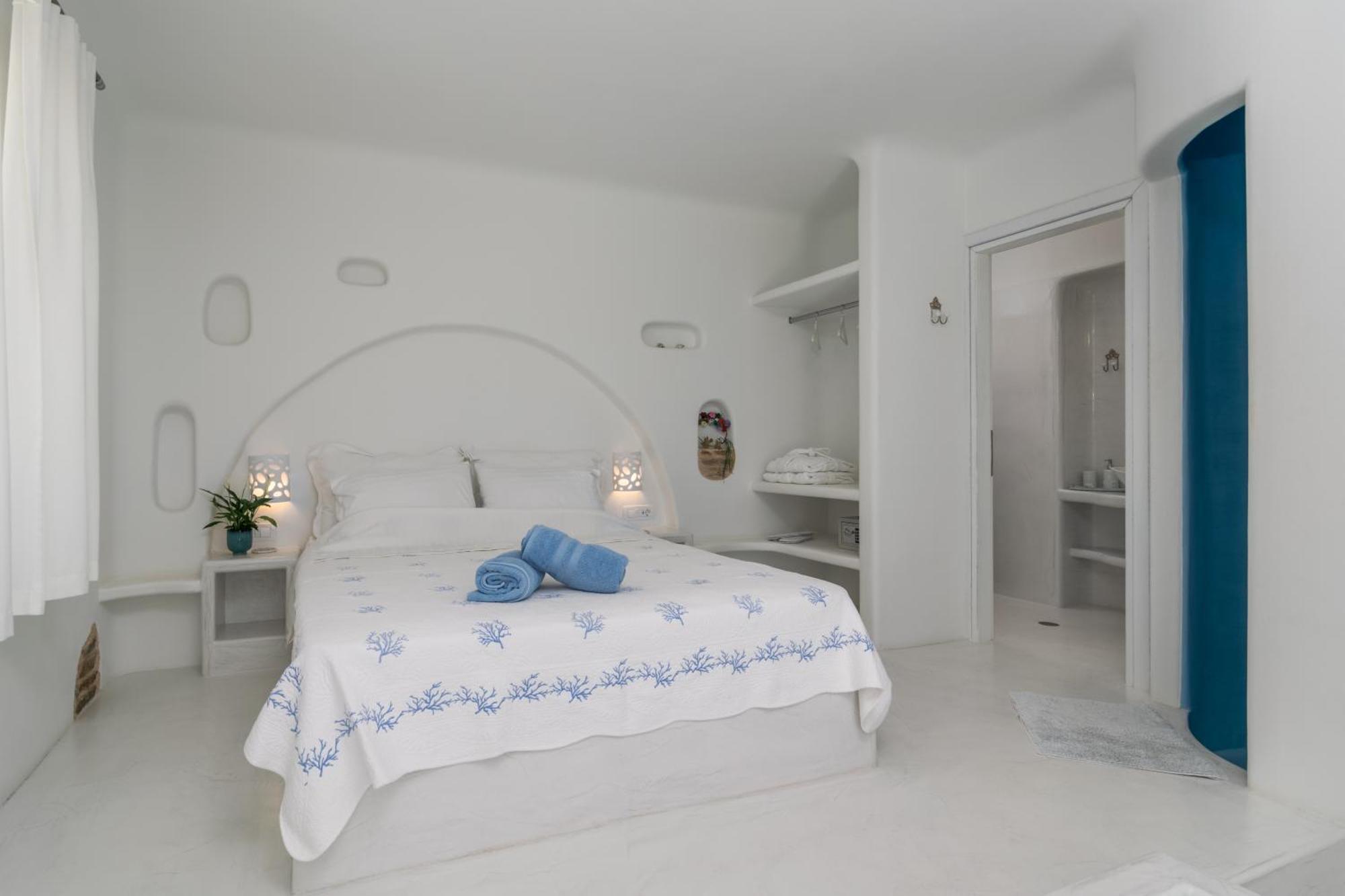 Blu Suites And Studios Adamantas  Bagian luar foto