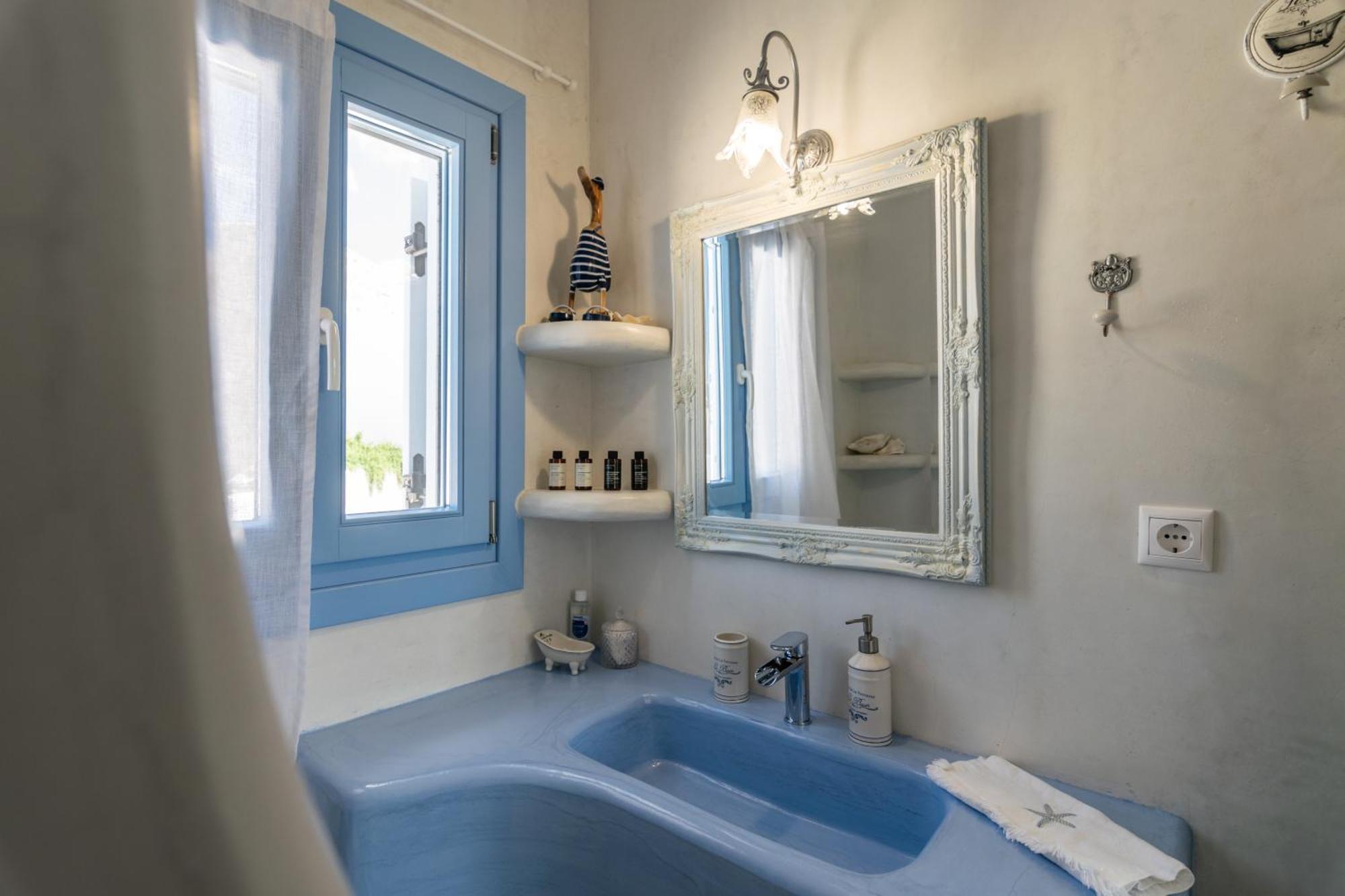 Blu Suites And Studios Adamantas  Bagian luar foto