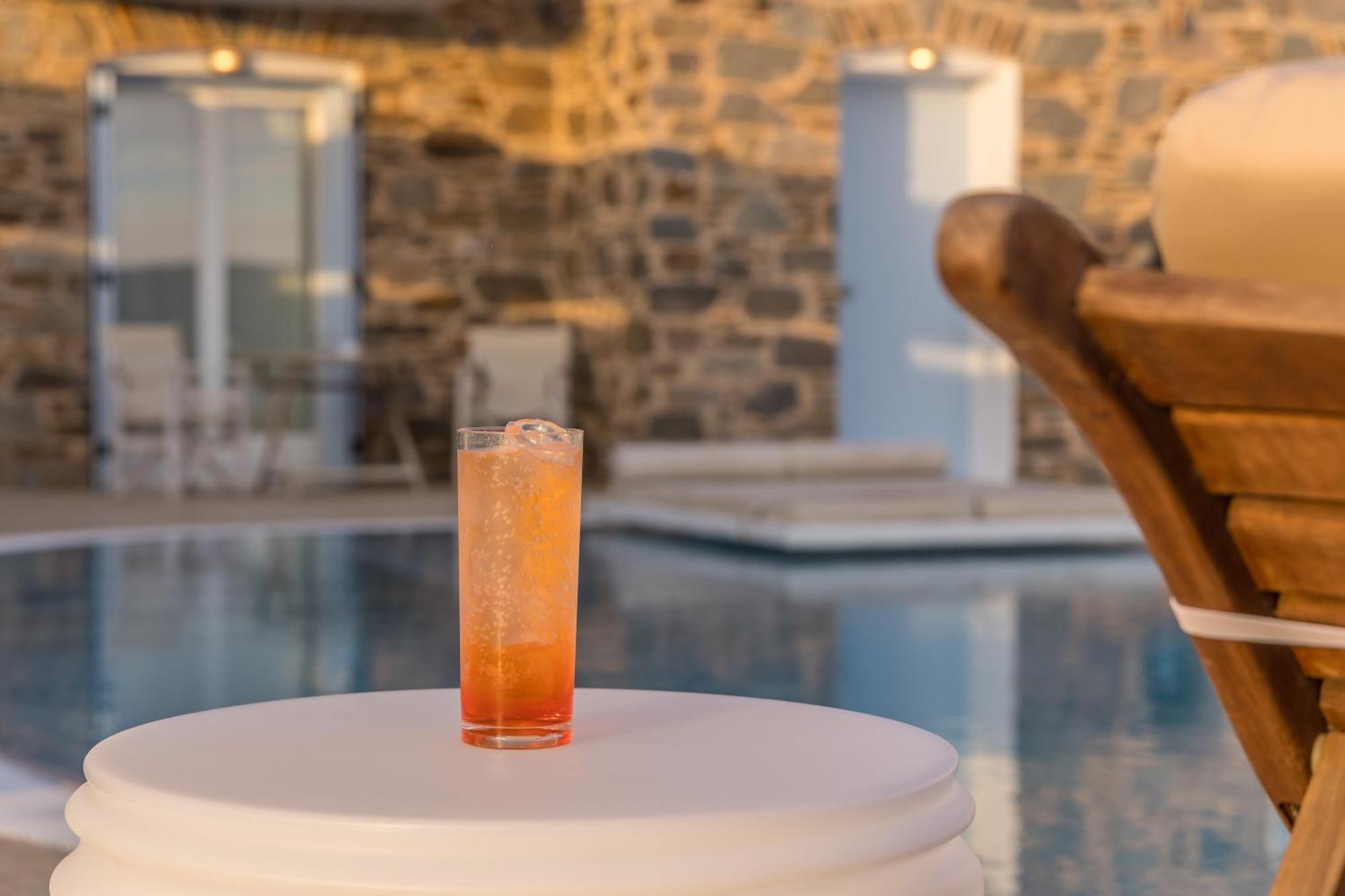 Blu Suites And Studios Adamantas  Bagian luar foto
