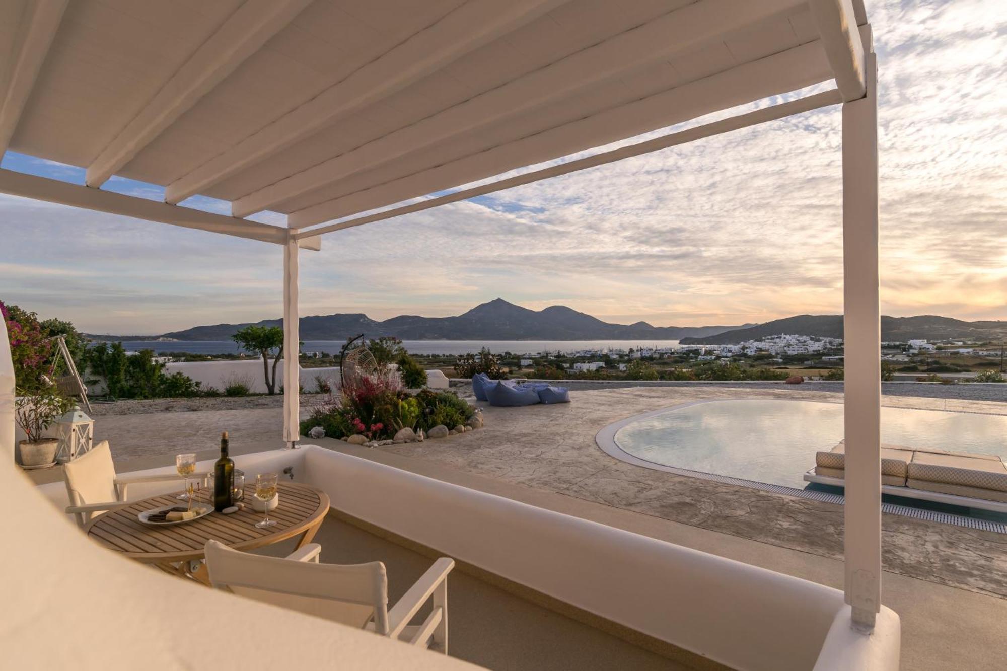 Blu Suites And Studios Adamantas  Bagian luar foto