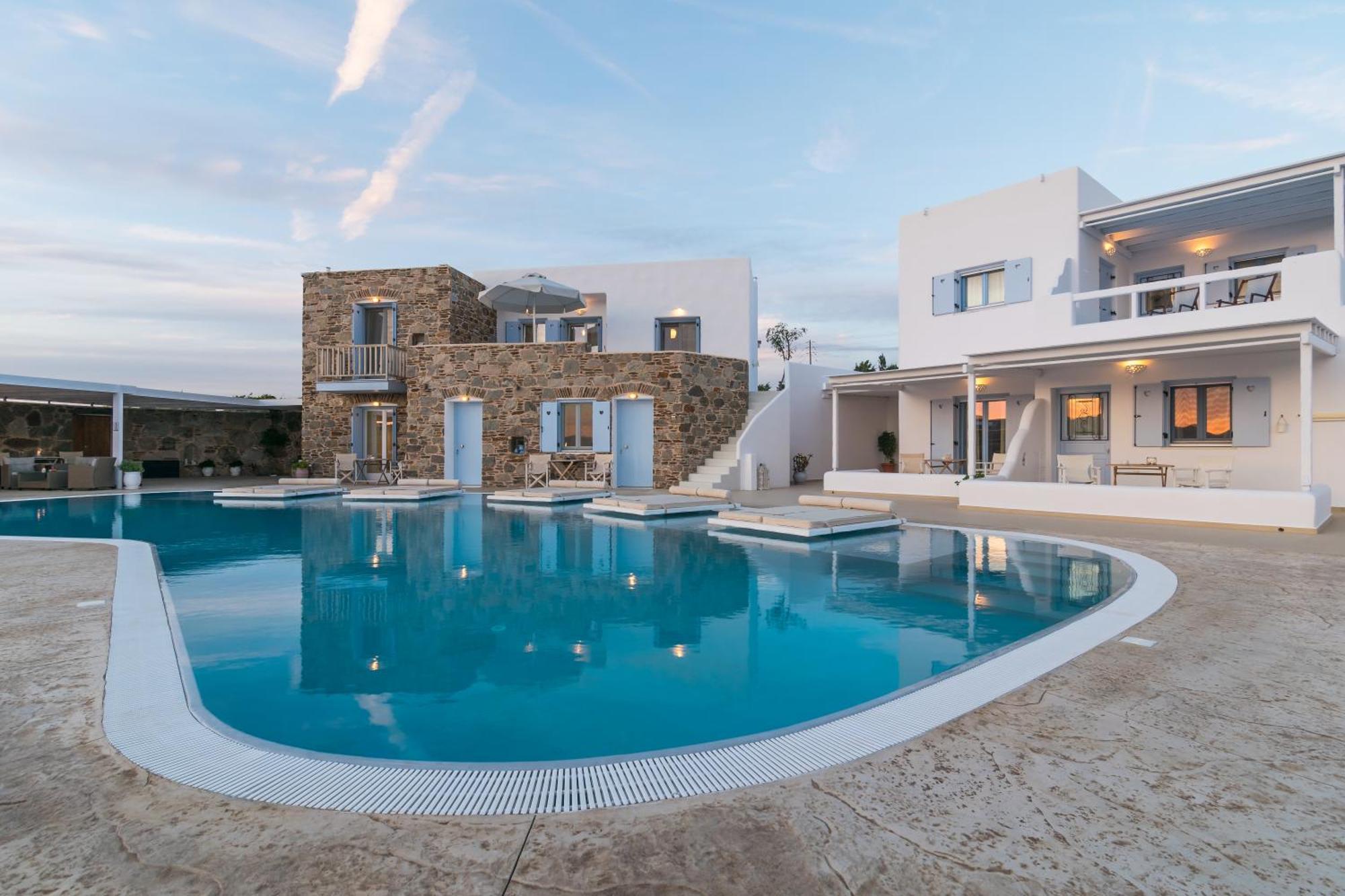 Blu Suites And Studios Adamantas  Bagian luar foto