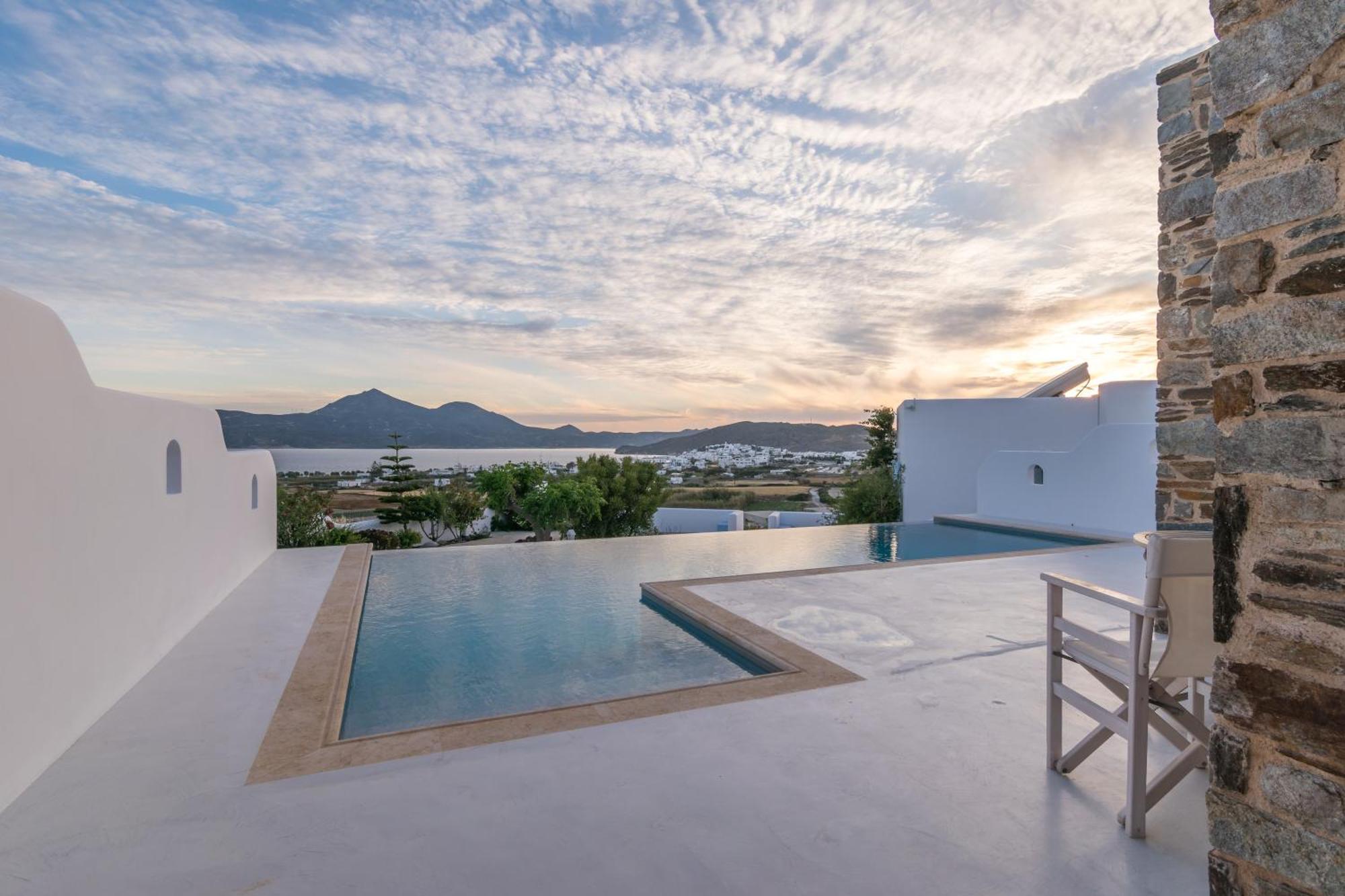 Blu Suites And Studios Adamantas  Bagian luar foto