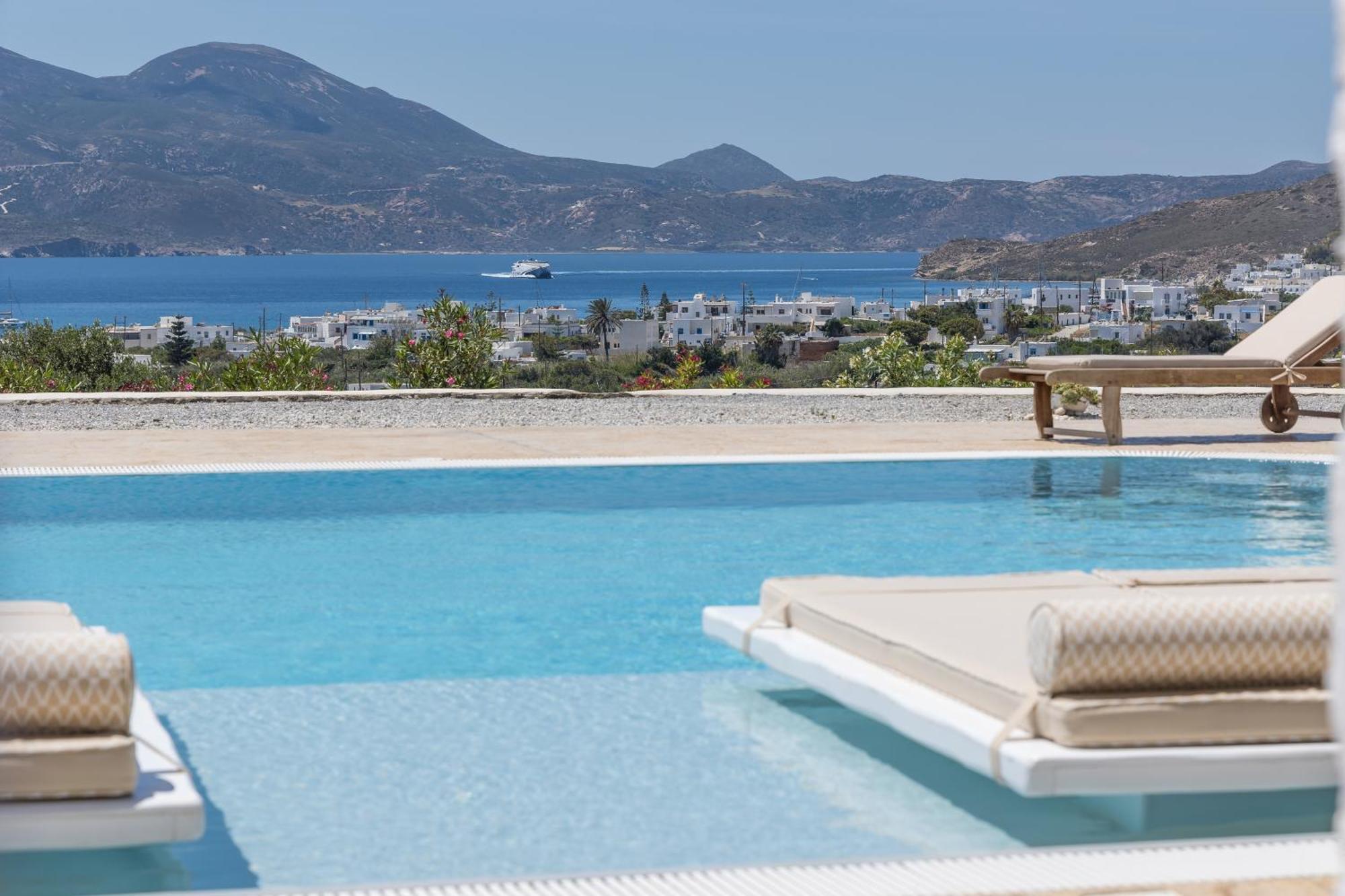 Blu Suites And Studios Adamantas  Bagian luar foto