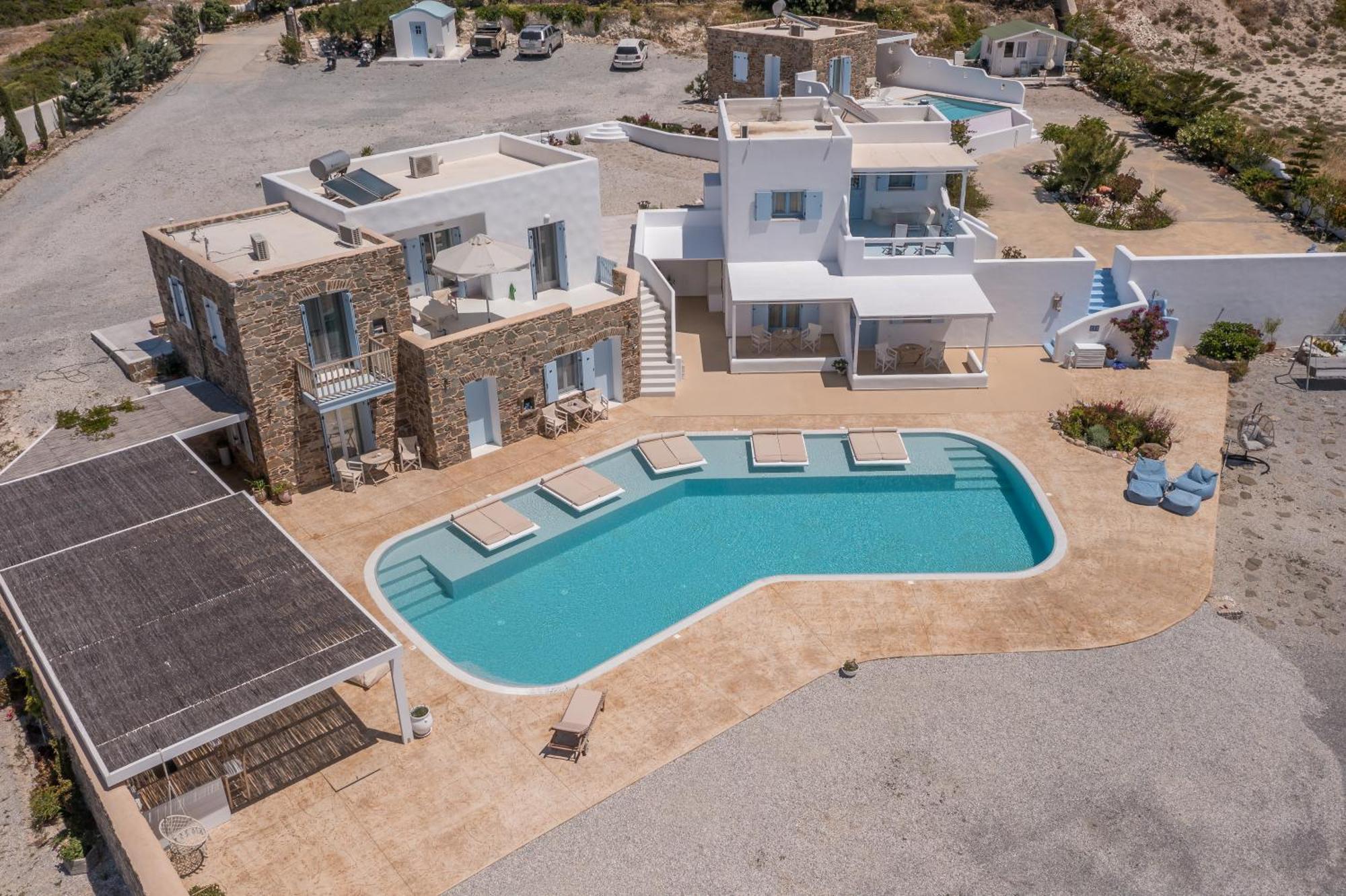 Blu Suites And Studios Adamantas  Bagian luar foto
